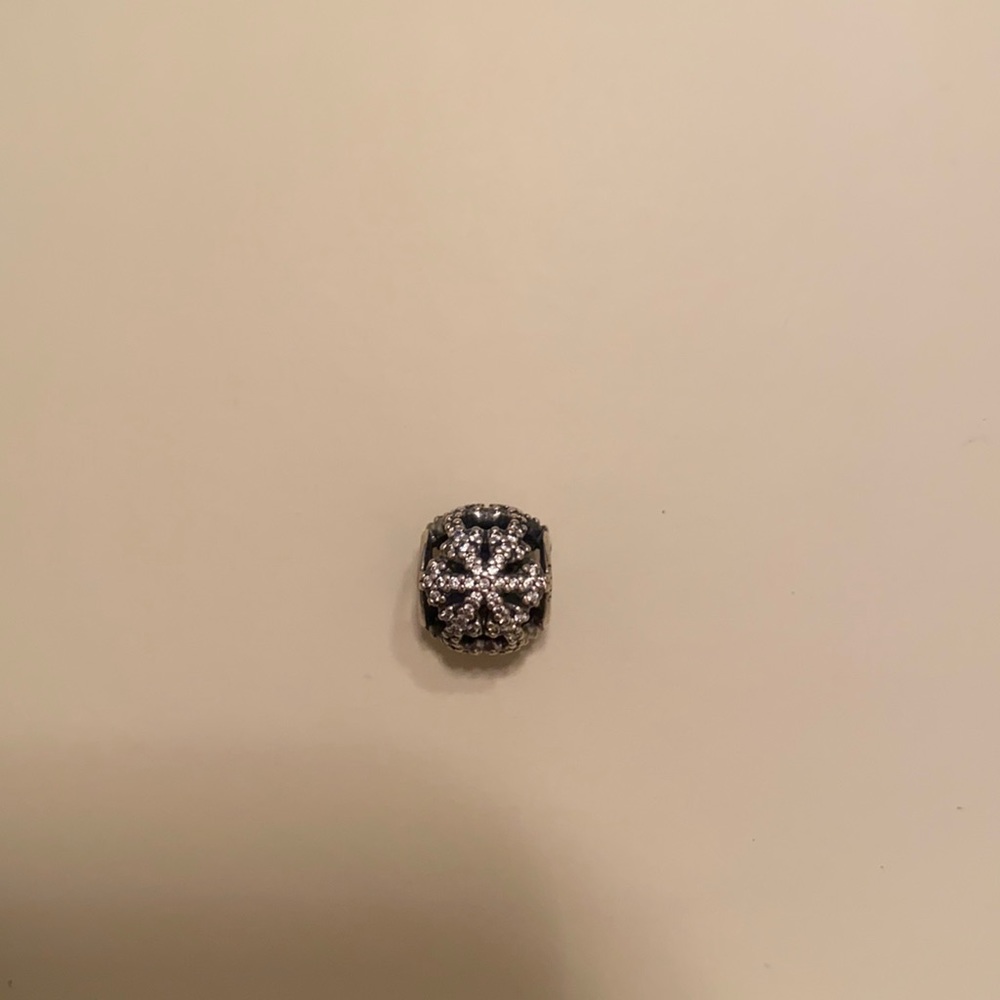 Pandora diamond snowflake bead